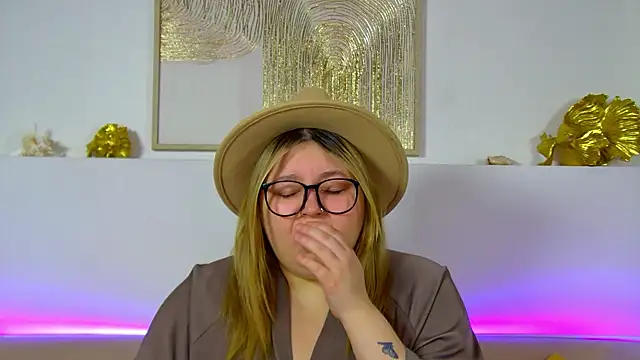 LillianKim online show from February 23, 2026, 6:38 pm