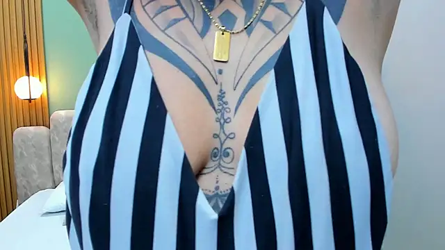 NicoleBlum online show from March 10, 2025, 4:46 pm