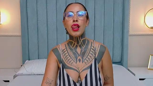 NicoleBlum online show from May 5, 2026, 4:48 pm