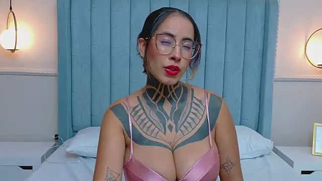 NicoleBlum online show from May 25, 2026, 7:53 pm