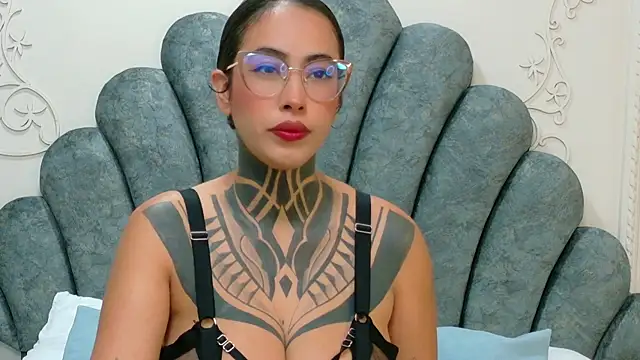 NicoleBlum online show from July 28, 2026, 1:32 pm
