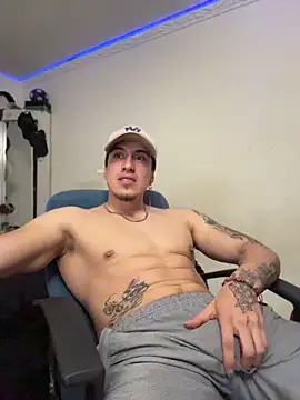 strongboy  online show from April 28, 2026, 5:07 pm