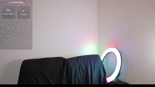 Snapshot of -Camila_ chatting on September 28, 2025, 3:28 pm -Camila online show from September 28, 2025, 3:28 pm