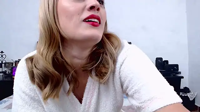 Snapshot of AikoTailor chatting on February 10, 2025, 1:01 pm AikoTailor online show from February 10, 2025, 1:01 pm