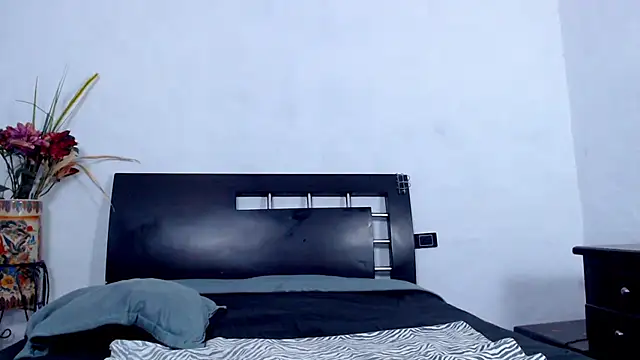 Snapshot of AikoTailor chatting on September 30, 2025, 7:30 pm AikoTailor online show from September 30, 2025, 7:30 pm