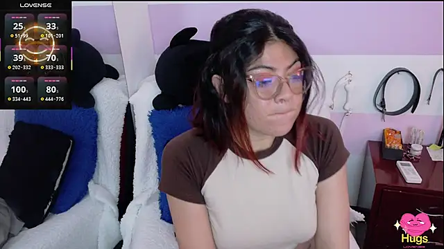 Catwhite  online show from October 8, 2025, 7:11 pm