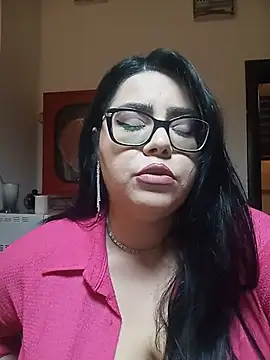Snapshot of AriaRussell chatting on June 22, 2026, 6:49 pm AriaRussell online show from June 22, 2026, 6:49 pm