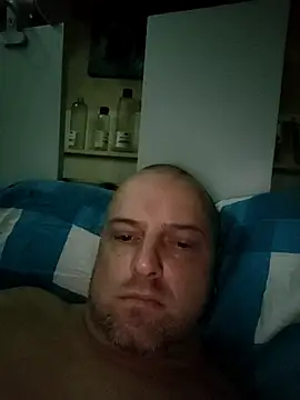 oooneooo online show from March 29, 2026, 2:44 am