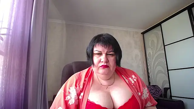 Snapshot of JuicyLady_Di chatting on May 7, 2026, 7:36 am JuicyLady Di online show from May 7, 2026, 7:36 am