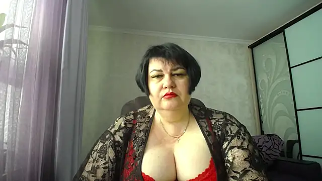 Snapshot of JuicyLady_Di chatting on May 31, 2026, 5:15 am JuicyLady Di online show from May 31, 2026, 5:15 am