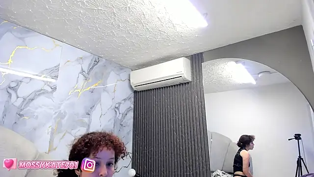 Snapshot of Katemoss70 chatting on February 21, 2025, 12:17 pm Katemoss70 online show from February 21, 2025, 12:17 pm