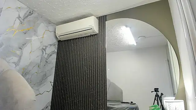 Snapshot of Katemoss70 chatting on February 28, 2025, 12:09 pm Katemoss70 online show from February 28, 2025, 12:09 pm