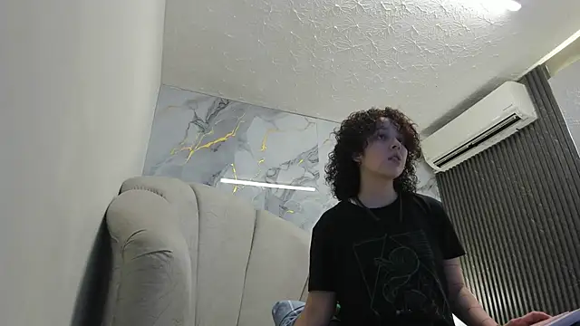 Snapshot of Katemoss70 chatting on March 2, 2025, 12:11 pm Katemoss70 online show from March 2, 2025, 12:11 pm