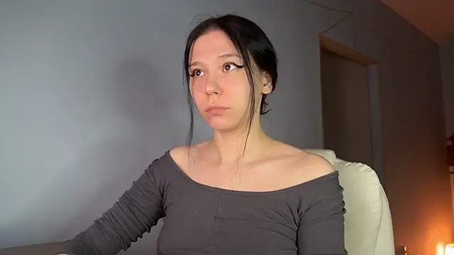 pinkdolly18 online show from May 5, 2026, 8:28 pm