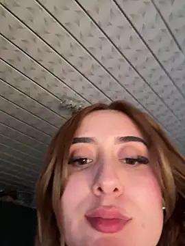 Snapshot of Sam_Thompsoon_ chatting on February 19, 2025, 10:31 pm Sam Thompsoon online show from February 19, 2025, 10:31 pm