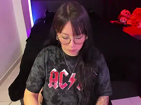 lia minami online show from April 24, 2026, 4:15 am