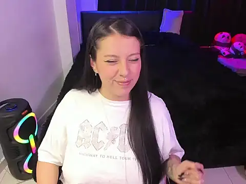 lia minami online show from August 1, 2026, 6:56 am