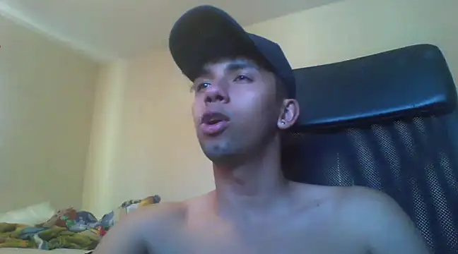 Snapshot of Homeboy_xx chatting on February 28, 2025, 10:39 pm Homeboy xx online show from February 28, 2025, 10:39 pm