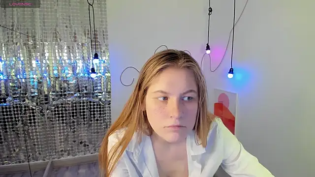 Snapshot of JadeSoft chatting on December 22, 2024, 1:33 pm JadeSoft online show from December 22, 2024, 1:33 pm