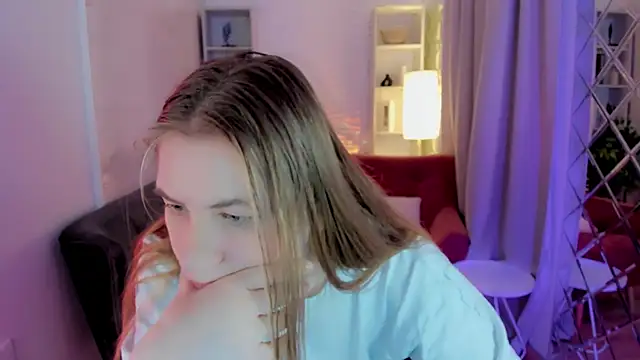 Snapshot of JadeSoft chatting on December 3, 2025, 9:13 pm JadeSoft online show from December 3, 2025, 9:13 pm