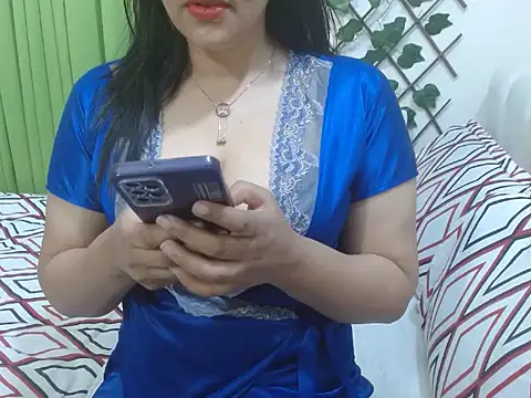 Snapshot of Lovelywife786 chatting on December 10, 2024, 3:41 am Lovelywife786 online show from December 10, 2024, 3:41 am