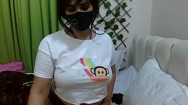 Snapshot of Lovelywife786 chatting on January 3, 2025, 6:46 pm Lovelywife786 online show from January 3, 2025, 6:46 pm