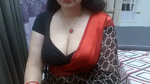 Lovelywife786 online show from May 3, 2026, 5:13 am