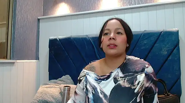 Snapshot of EmilyQueen3x chatting on March 8, 2025, 1:36 pm EmilyQueen3x online show from March 8, 2025, 1:36 pm