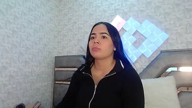 Snapshot of EmilyQueen3x chatting on September 11, 2025, 12:49 pm EmilyQueen3x online show from September 11, 2025, 12:49 pm