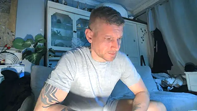 Snapshot of iamsex6969 chatting on October 18, 2025, 4:26 am iamsex6969 online show from October 18, 2025, 4:26 am