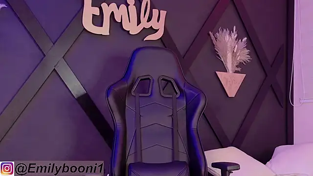 Snapshot of EmilyBoonny1 chatting on January 25, 2025, 10:28 pm EmilyBoonny1 online show from January 25, 2025, 10:28 pm