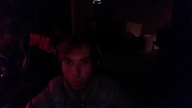 Snapshot of aukermanalex12 chatting on December 19, 2025, 8:43 am aukermanalex12 online show from December 19, 2025, 8:43 am