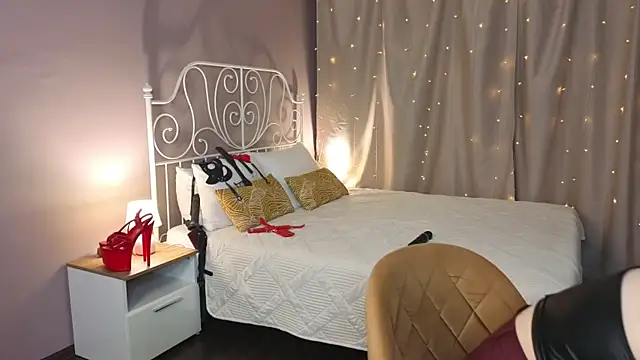 Aleksa Foxy online show from July 5, 2026, 12:06 am