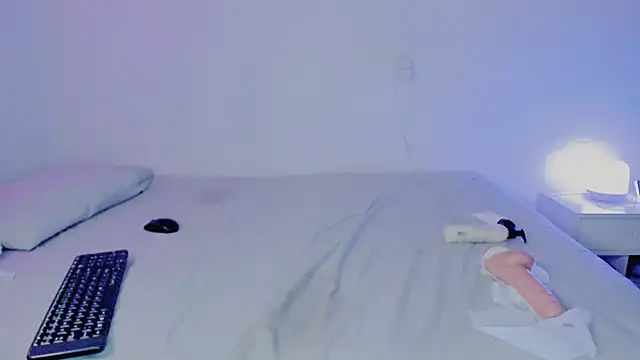 Snapshot of Amelia75 chatting on December 30, 2024, 2:31 am Amelia75 online show from December 30, 2024, 2:31 am