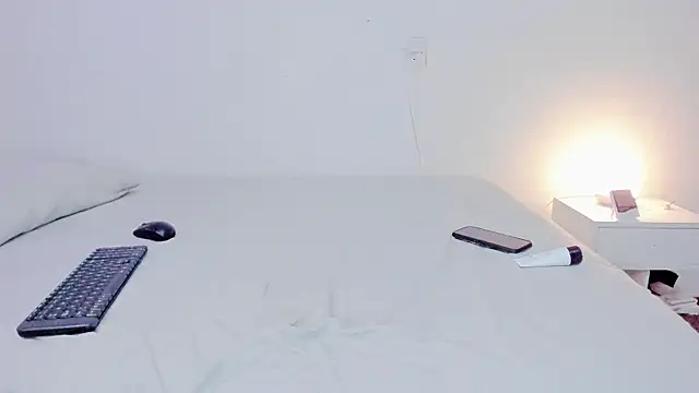 Snapshot of Amelia75 chatting on January 24, 2025, 11:34 pm Amelia75 online show from January 24, 2025, 11:34 pm