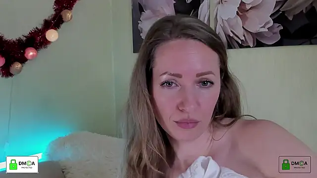 Queenymel online show from March 4, 2025, 3:37 pm