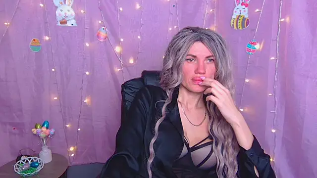 MilaLoona online show from April 11, 2026, 7:45 am