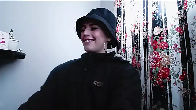 Snapshot of Cocain_Atenea chatting on November 16, 2025, 7:30 pm Cocain Atenea online show from November 16, 2025, 7:30 pm