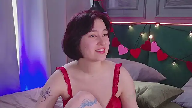 Snapshot of So_audrey chatting on February 15, 2025, 12:01 pm So audrey online show from February 15, 2025, 12:01 pm