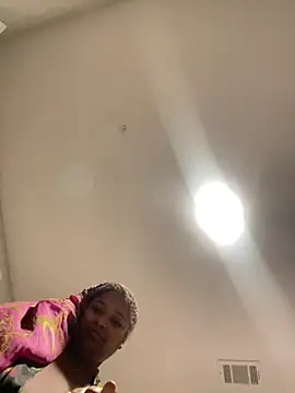 Snapshot of BigFineSelena chatting on December 25, 2024, 12:37 am BigFineSelena online show from December 25, 2024, 12:37 am