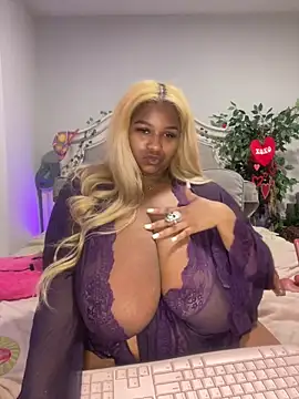 Snapshot of BigFineSelena chatting on January 24, 2025, 12:31 pm BigFineSelena online show from January 24, 2025, 12:31 pm