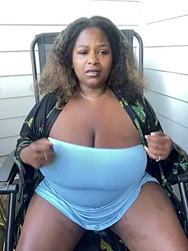 Snapshot of BigFineSelena chatting on May 8, 2026, 8:03 pm BigFineSelena online show from May 8, 2026, 8:03 pm