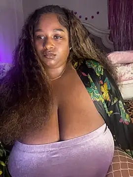 Snapshot of BigFineSelena chatting on May 31, 2026, 9:27 am BigFineSelena online show from May 31, 2026, 9:27 am