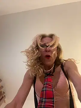 Snapshot of adella13 chatting on December 14, 2024, 10:13 am adella13 online show from December 14, 2024, 10:13 am