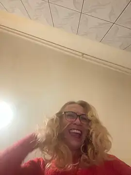 Snapshot of adella13 chatting on January 27, 2025, 10:38 pm adella13 online show from January 27, 2025, 10:38 pm