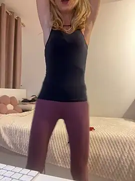 Snapshot of adella13 chatting on February 20, 2025, 6:50 am adella13 online show from February 20, 2025, 6:50 am