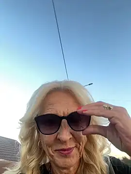 Snapshot of adella13 chatting on September 20, 2025, 3:57 pm adella13 online show from September 20, 2025, 3:57 pm