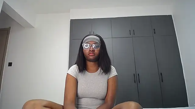 Pretty Liya08 online show from July 3, 2026, 1:06 pm