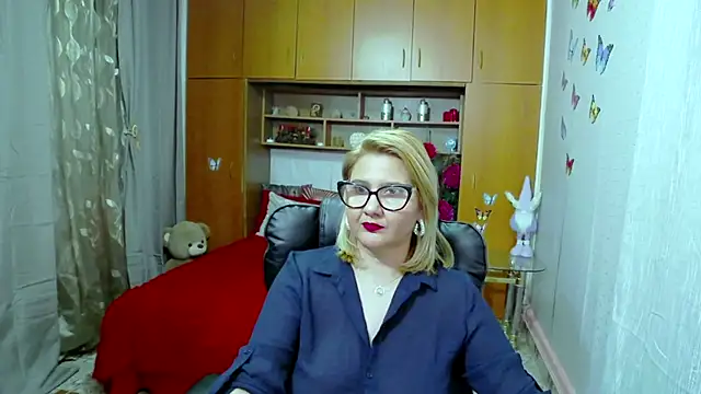 LucilleFenlys online show from February 12, 2025, 1:30 am