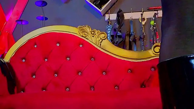 PerlaDivaio online show from September 18, 2025, 2:19 pm